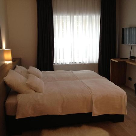Guesthouse Au Coin De La Rue Malmedy Dış mekan fotoğraf